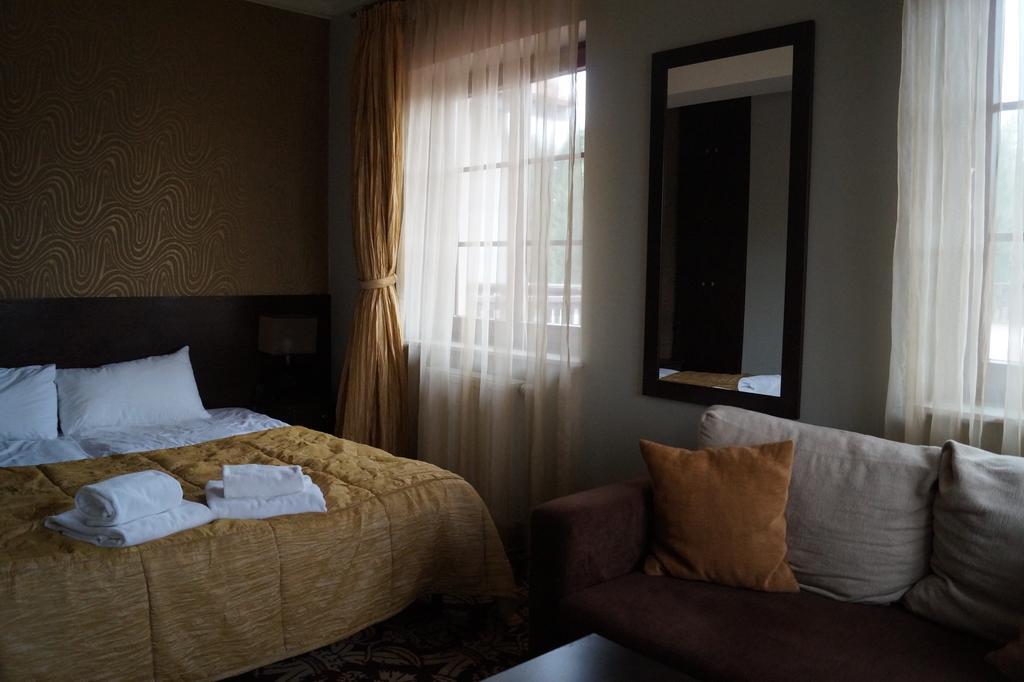 Hotel Sloneczny Brzeg ビスクピエツ 部屋 写真