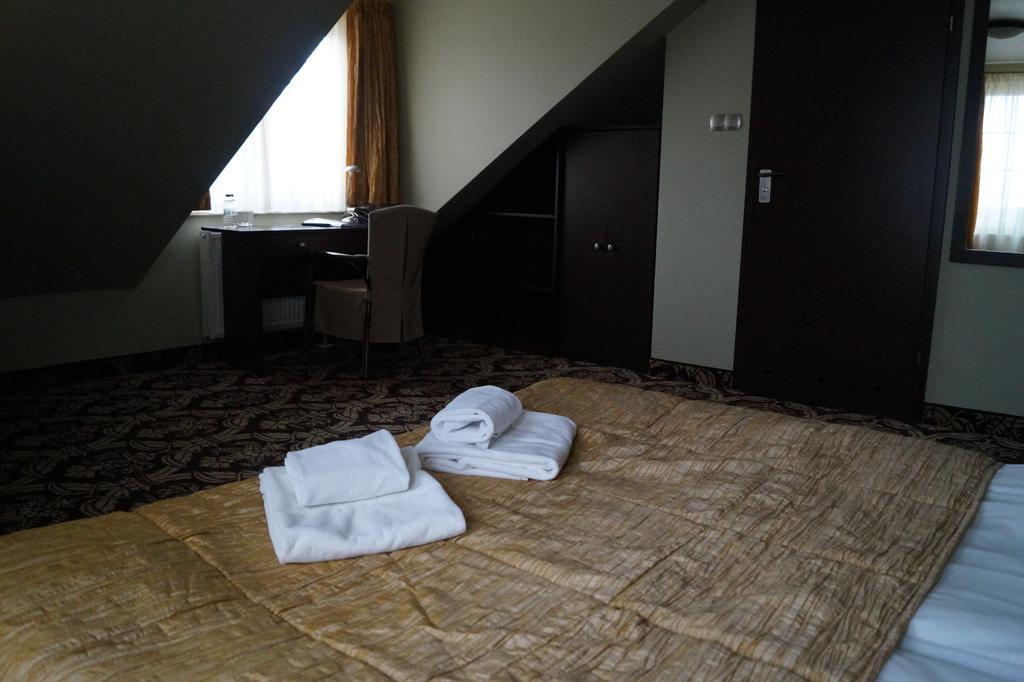 Hotel Sloneczny Brzeg ビスクピエツ 部屋 写真