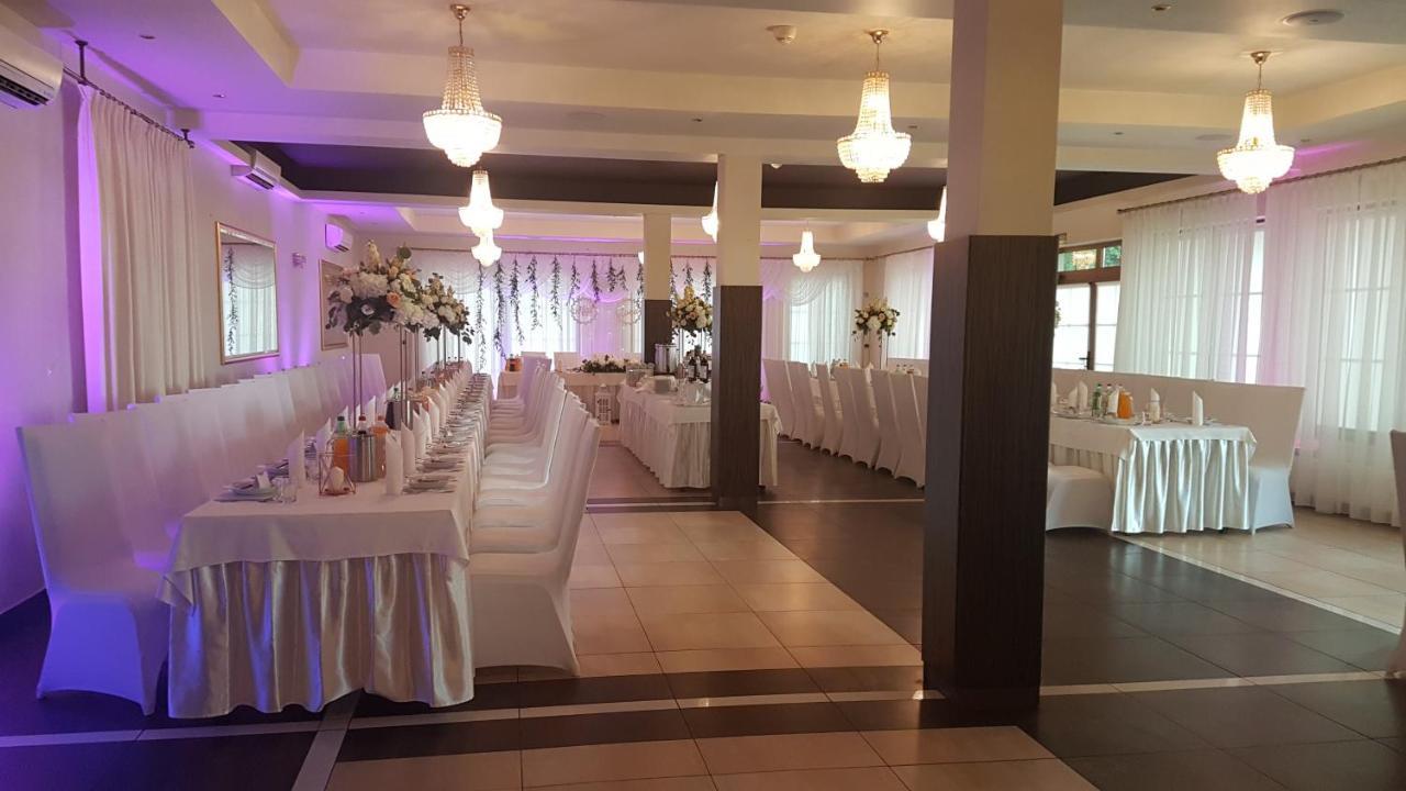 Hotel Sloneczny Brzeg ビスクピエツ エクステリア 写真